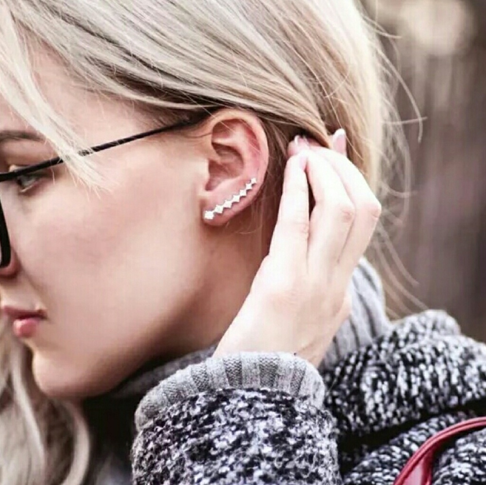 White gold plated earrings